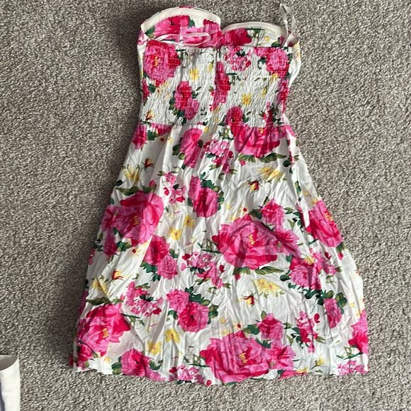 Dress - Picture 2 of 3